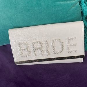 Versona BRIDE croc embossed Pearl and white clutch
